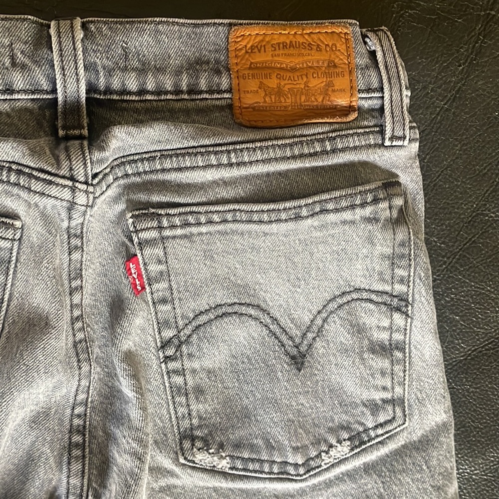 Black Washed Levi’s